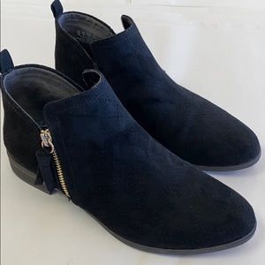 Bootie Dr. Scholl’s BE Energized Foam Technology